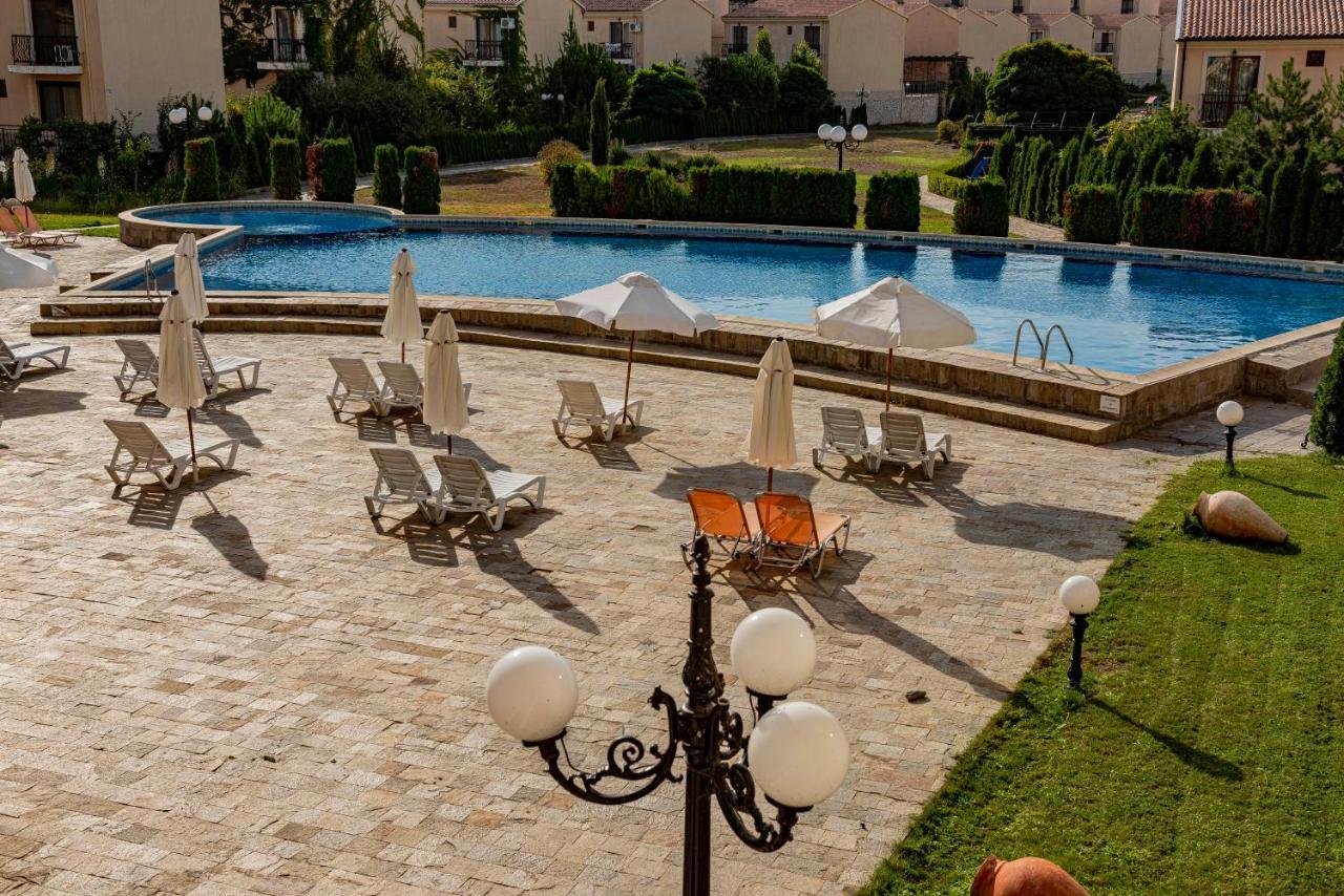 Menada Negresco Apartments 엘레니테 외부 사진